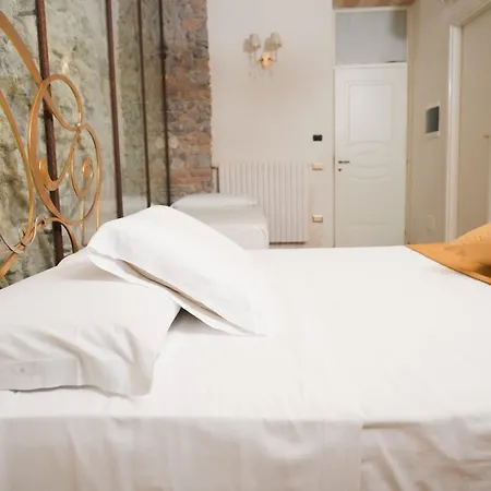 Old Bed & Breakfast 4*